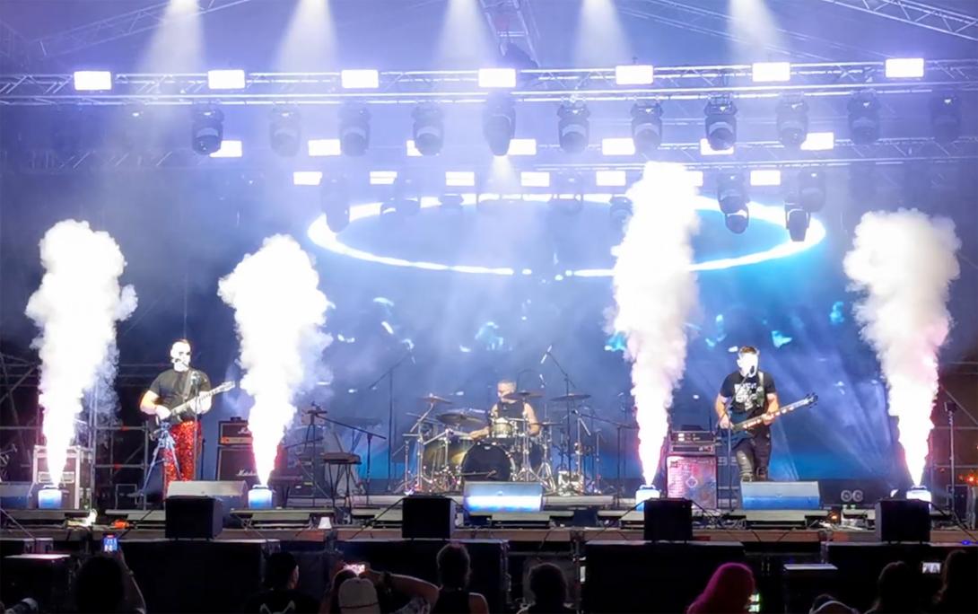 Award-winning Muse tribute MUS3 performing live on stage
