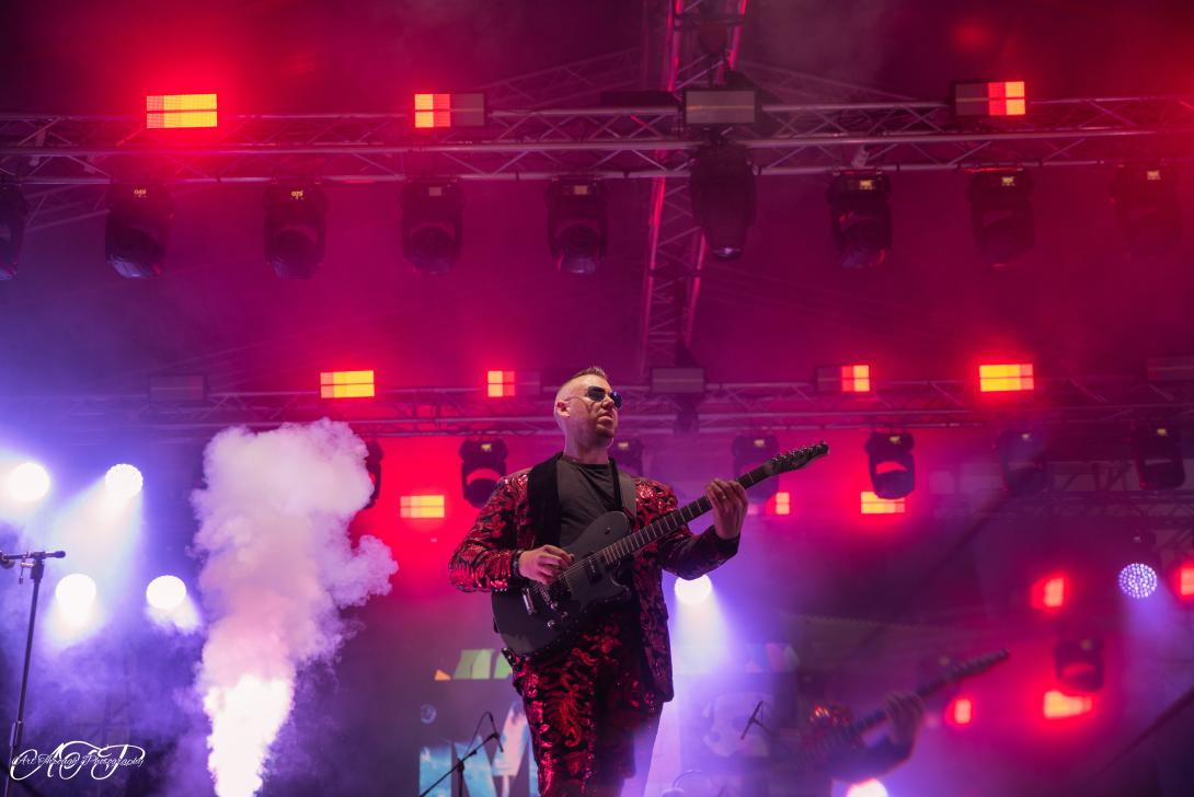 Muse tribute band Brixham Theatre performance by MUS3